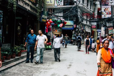 Katmandu Nepal 10 Eylül 2018 Thamel Street Kathmandu sabah bilinmeyen Nepalce emekçilerin görünümünü