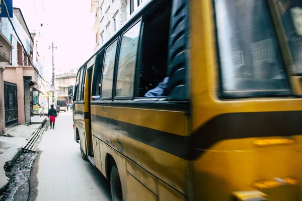 Pokhara Nepal Setembro 2018 Vista Ônibus Escolar Amarelo Tradicional Rolando — Fotografia de Stock