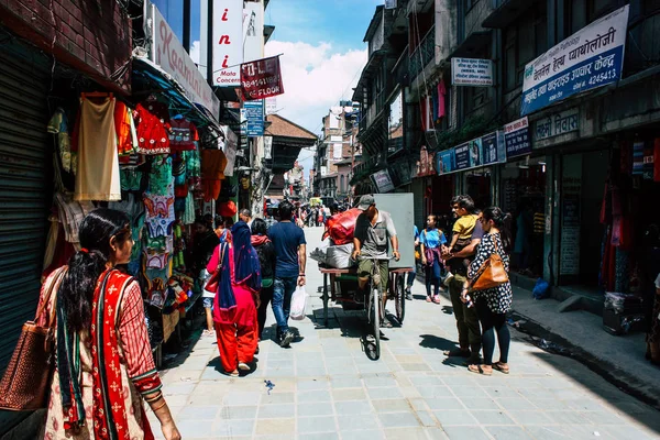 Katmandú Nepal Septiembre 2018 Vista Gente Nepalí Desconocida Trabajando Calle — Foto de Stock