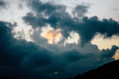 Pokhara Nepal 18 Eylül 2018 bulutlar Phewa Gölü akşam üst görünümünü