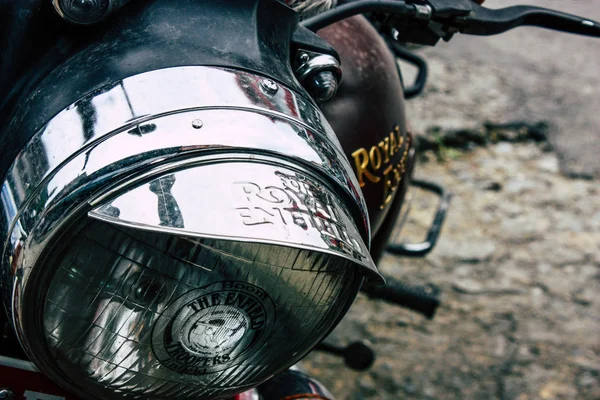 Pokhara Nepal September 2018 Närbild Royal Enfield Motorcykel Parkerade Gatorna — Stockfoto