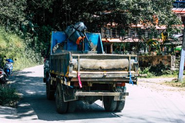 Pokhara Nepal 22 Eylül 2018 yeni yol sabah Pokhara içinde sokak itibariyle yerel bir kamyon Closeup