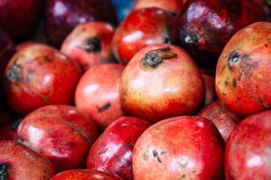 Pokhara Nepal 24 Eylül 2018 çeşitli meyve Closeup satılan Nepal Pokhara sebze pazarı içinde