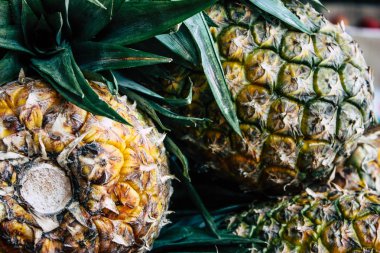 Pokhara Nepal 24 Eylül 2018 çeşitli meyve Closeup satılan Nepal Pokhara sebze pazarı içinde