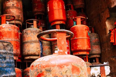 Katmandu Nepal 27 Eylül 2018 bir depo gaz şişeleri Kathmandu'nın Thamel. bölgede sabah satış görünümünü