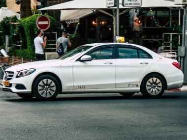 Tel Aviv İsrail 28 Eylül 2018 İsrail taksi öğleden sonra Tel Aviv sokakta görünümünü