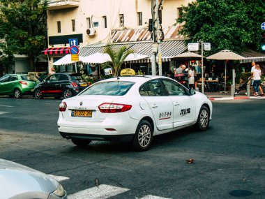 Tel Aviv İsrail 28 Eylül 2018 İsrail taksi öğleden sonra Tel Aviv sokakta görünümünü