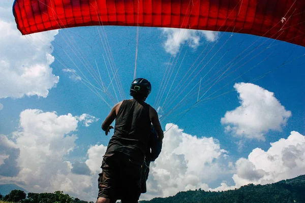 Pokhara Nepal Oktober 2018 Ansicht Eines Gleitschirmpiloten Landung Vor Dem — Stockfoto