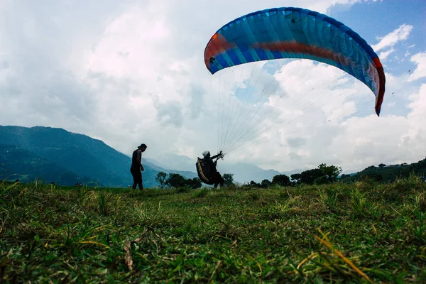 Pokhara Népal Octobre 2018 Vue Pilote Parapente Atterrissant Devant Lac — Photo