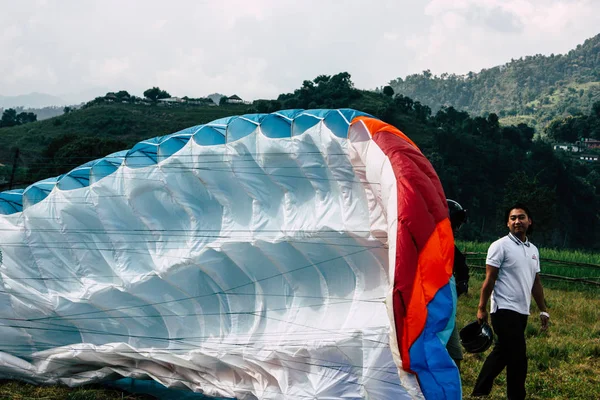 Pokhara Nepal Oktober 2018 Ansicht Eines Gleitschirmpiloten Landung Vor Dem — Stockfoto