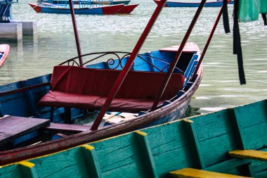 Pokhara Nepal 9 Ekim 2018 renkli ve geleneksel Nepal görünümünü tekne Phewa Gölü Pokhara at sabah