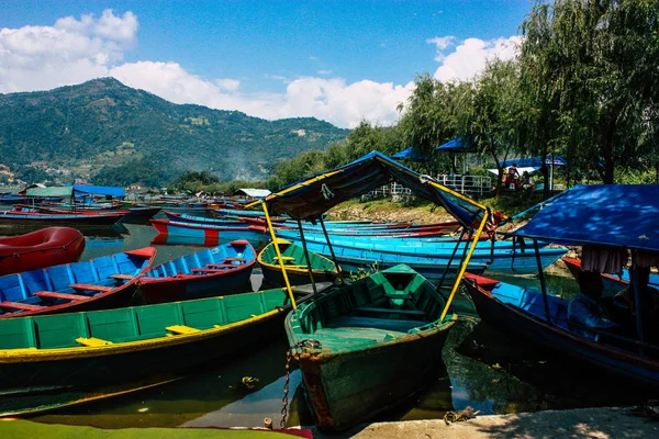 Pokhara Nepál Október 2018 Ban Kilátás Színes Hagyományos Nepáli Csónakok — Stock Fotó