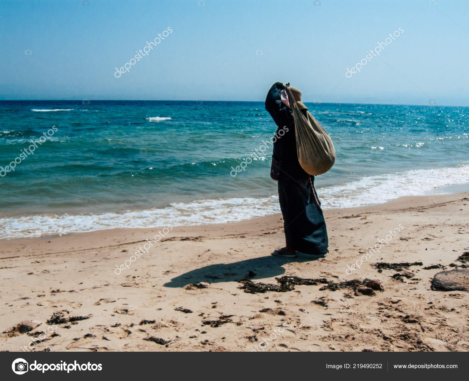 Sinai Egypt October 2018 View Arabian Women Dress Burka Carrying Stock Editorial Photo C Jomahepu Gmail Com 219490252