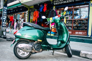 Nepal Pokhara 12 Ekim 2018 bir motosiklet görünümünü Pokhara ana cadde sabah Park