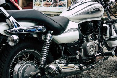 Nepal Pokhara 12 Ekim 2018 bir motosiklet görünümünü Pokhara ana cadde sabah Park