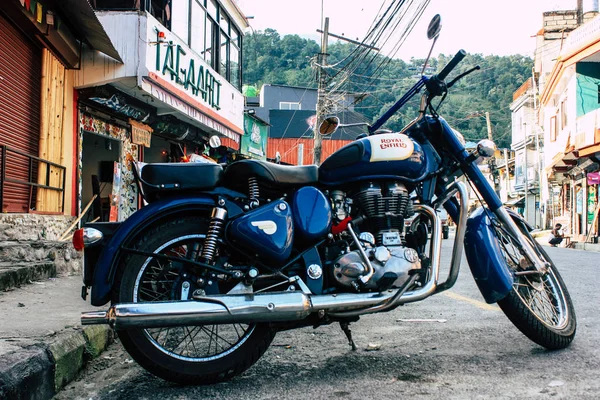 Pokhara Nepal Octubre 2018 Vista Una Motocicleta Azul Royal Enfield — Foto de Stock