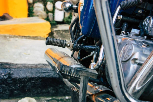 Pokhara Nepal Octubre 2018 Vista Una Motocicleta Azul Royal Enfield — Foto de Stock