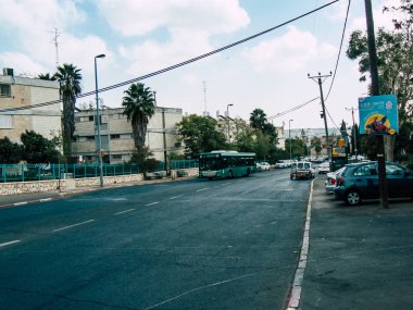 Kudüs İsrail 15 Ekim 2018 Closeup öğleden sonra Kudüs'ün sokakta çalışırken yerel İsrail şehir otobüs