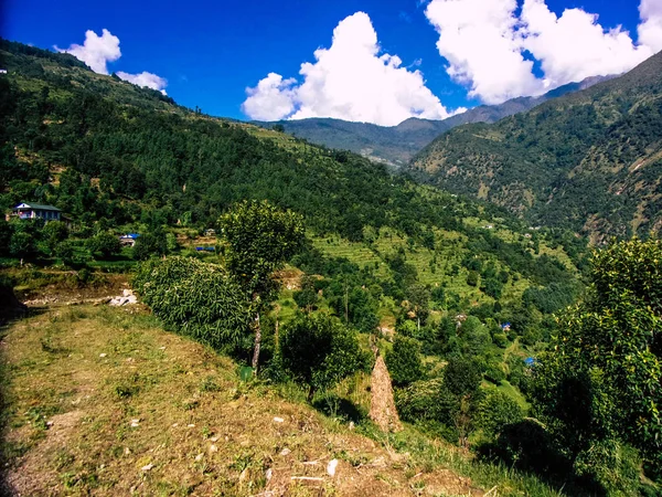 尼泊尔珠穆朗玛峰2018年9月30日尼泊尔的景观和通往珠穆朗玛峰基地营地的道路 — 图库照片