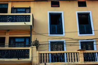 Bandipur Nepal 17 Ekim 2018 geleneksel bir Nerwar ev cephe görünümü bulunan Bandipur ana cadde öğleden sonra