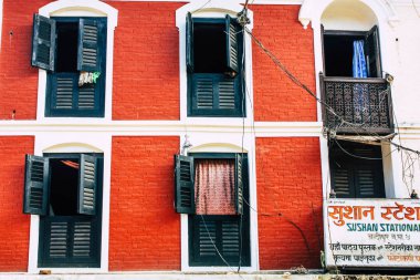 Bandipur Nepal 17 Ekim 2018 geleneksel bir Nerwar ev cephe görünümü bulunan Bandipur ana cadde öğleden sonra