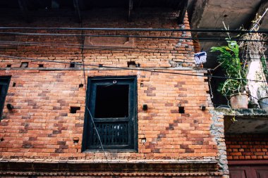 Bandipur Nepal 17 Ekim 2018 geleneksel bir Nerwar ev cephe görünümü bulunan Bandipur ana cadde öğleden sonra