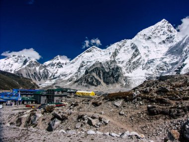 Everest Nepal 30 Eylül 2018 görüntülemek manzara ve herhangi bir zamanda Saha Kampı giderken, trek Nepal'de