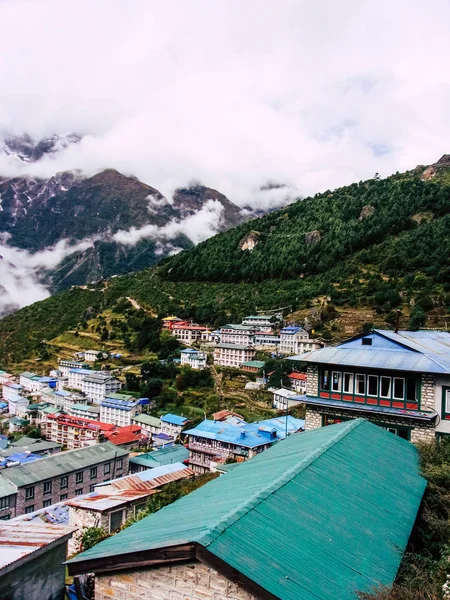 珠穆朗玛峰尼泊尔2018年9月30日风景和攀登珠峰大本营的方式 在尼泊尔跋涉 — 图库照片