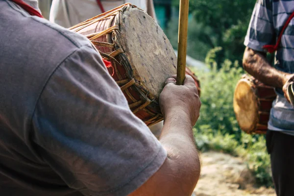 Bandipur Nepal Octubre 2018 Vista Músicos Desconocidos Tocando Una Ceremonia —  Fotos de Stock