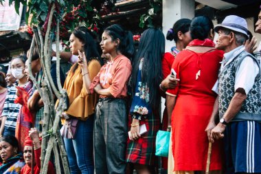 Bandipur Nepal 16 Ekim 2018 Bandipur ana caddesinin bir Hindu Dini törenle öğleden sonra katılan bilinmeyen kişi görünümünü