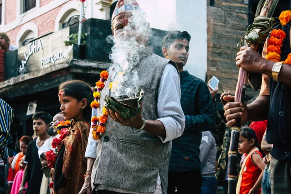 Bandipur Nepal Października 2018 Widok Ludzi Niewiadomych Uczestniczyć Hinduskiej Ceremonii — Zdjęcie stockowe