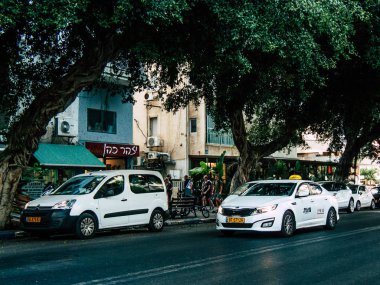 Tel Aviv İsrail 25 Ekim 2018 geleneksel İsrail taksi öğleden sonra Tel Aviv sokakta görünümünü