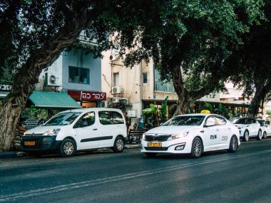 Tel Aviv İsrail 25 Ekim 2018 geleneksel İsrail taksi öğleden sonra Tel Aviv sokakta görünümünü