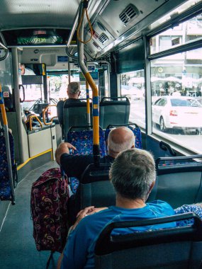 Tel Aviv İsrail 25 Ekim 2018 bilinmeyen İsrail insanlar Kudüs şehri toplu taşımayla öğleden sonra seyahat görünümünü