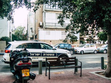 Tel Aviv İsrail 25 Ekim 2018 Tel Aviv street öğleden sonra İsrail polis arabasına görünümünü