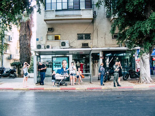 Ισραήλ Τελ Αβίβ Οκτωβρίου 2018 Άποψη Της Άγνωστοι Άνθρωποι Στέκονται — Φωτογραφία Αρχείου