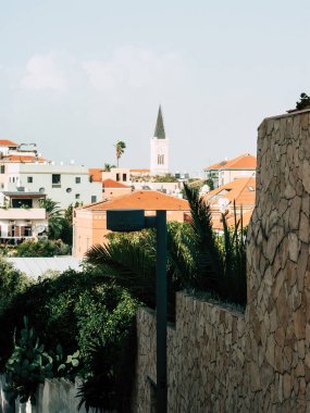 Tel Aviv Yafa İsrail Ekim 25, 2018 görüntülemek eski Jaffa liman, bu öğleden sonra Tel Aviv'ın güneyinde bulunan bir balık tutma ve yat limanı olarak hizmet vermektedir