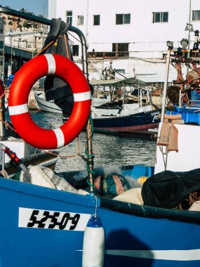 Tel Aviv Yafo İsrail 25 Ekim 2018 balıkçı tekneleri eski Jaffa içinde görünümünü noktası, bir öğleden sonra Tel Aviv'ın güneyinde bulunan dünyanın bilinen en eski limanlar
