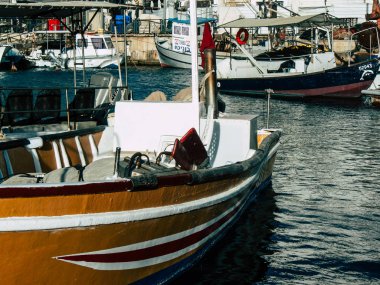 Tel Aviv Yafo İsrail 25 Ekim 2018 balıkçı tekneleri eski Jaffa içinde görünümünü noktası, bir öğleden sonra Tel Aviv'ın güneyinde bulunan dünyanın bilinen en eski limanlar