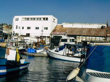 Tel Aviv Yafo İsrail 25 Ekim 2018 balıkçı tekneleri eski Jaffa içinde görünümünü noktası, bir öğleden sonra Tel Aviv'ın güneyinde bulunan dünyanın bilinen en eski limanlar