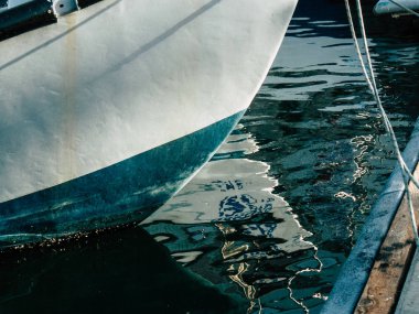 Tel Aviv Yafo İsrail 25 Ekim 2018 balıkçı tekneleri eski Jaffa içinde görünümünü noktası, bir öğleden sonra Tel Aviv'ın güneyinde bulunan dünyanın bilinen en eski limanlar
