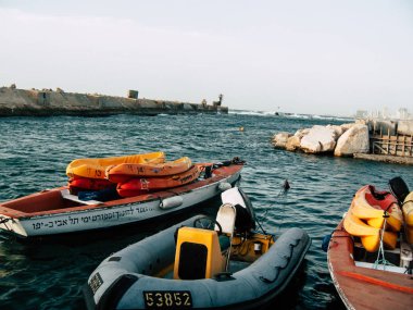 Tel Aviv Yafo İsrail 25 Ekim 2018 görünümü eski Jaffa teknelerin liman, bir öğleden sonra Tel Aviv'ın güneyinde bulunan dünyanın en eski bilinen limanları