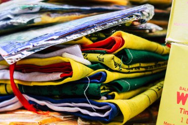 Katmandu Nepal 29 Ekim 2018 Closeup, dekoratif objeler sabah Katmandu Thamel Street bir Hatıra Eşyası dükkanında satılan Nepal