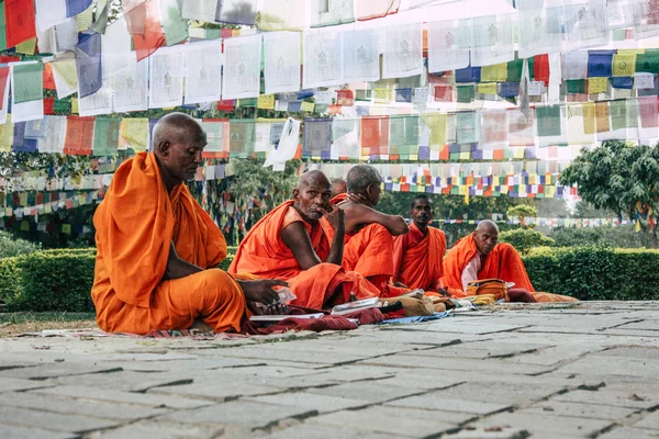 Nepal Lumbini Listopada 2018 Widok Saddhu Modląc Się Pod Świętego — Zdjęcie stockowe