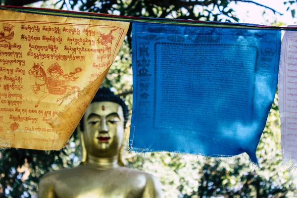 Nepal Lumbini Listopada 2018 Widok Tybetańskie Flagi Ogrodzie Święte Buddy — Zdjęcie stockowe