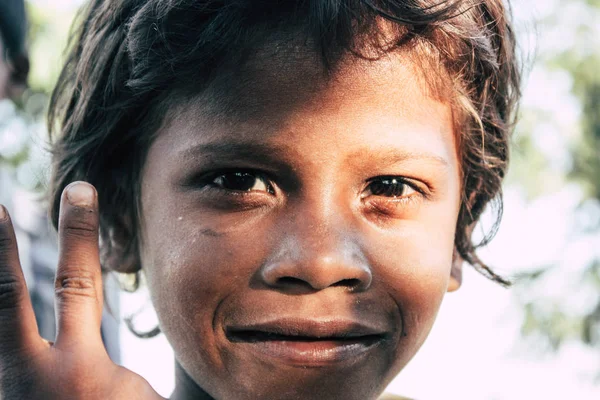 Lumbini Nepal Novembro 2018 Retrato Uma Jovem Criança Mendigo Nepalesa — Fotografia de Stock