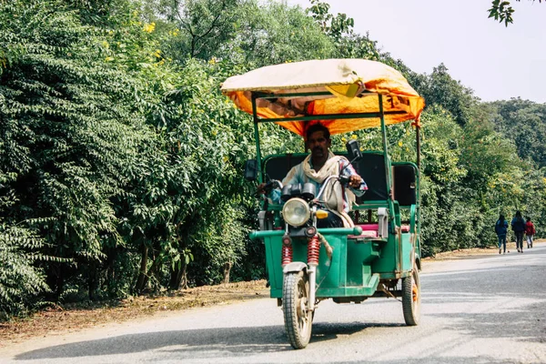 Νεπάλ Lumbini Νοεμβρίου 2018 Θέα Ένα Rickshaw Μεταφέροντας Προσκυνητές Αγνώστους — Φωτογραφία Αρχείου