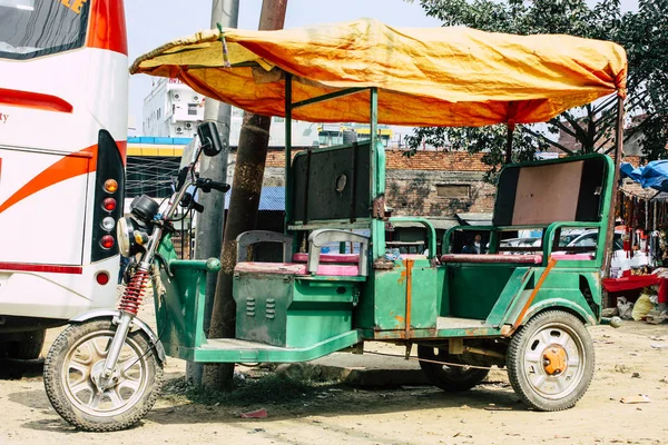 Νεπάλ Lumbini Νοεμβρίου 2018 Θέα Ένα Rickshaw Σταθμευμένα Κοντά Στην — Φωτογραφία Αρχείου