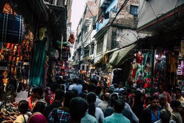 Varanasi India Noviembre 2018 Vista Gente Desconocida Caminando Bazar Distrito — Foto de Stock