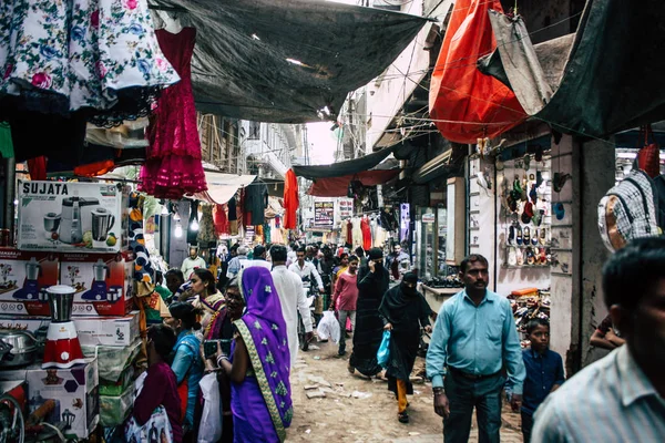 Varanasi India Noviembre 2018 Vista Gente Desconocida Caminando Bazar Distrito — Foto de Stock